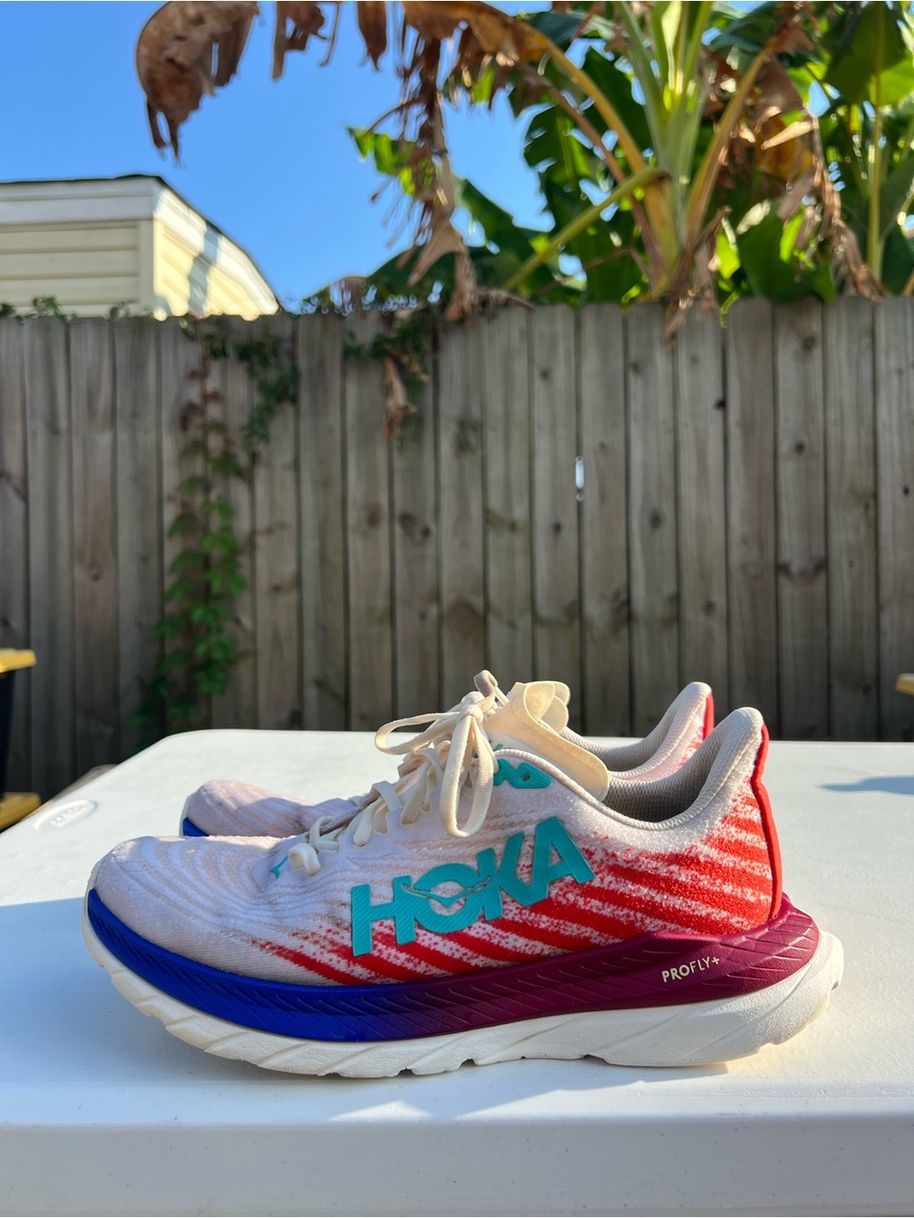 Men’s Hoka Mach 5 White Sneakers with Red Gradient & Teal Logo size 9